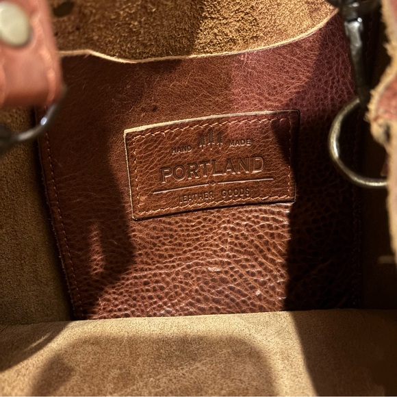 Portland Leather goods bag - Picture 3 of 9
